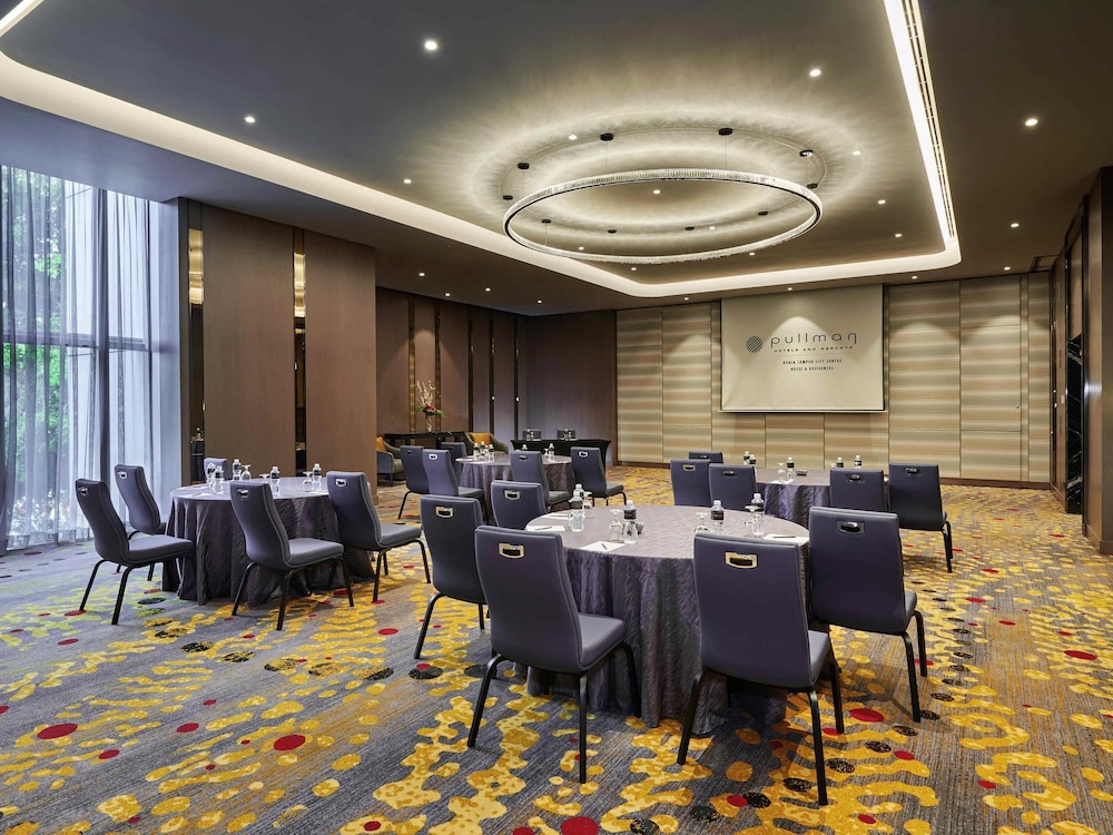 Pullman Kuala Lumpur City Centre Hotel and Residences 60/75