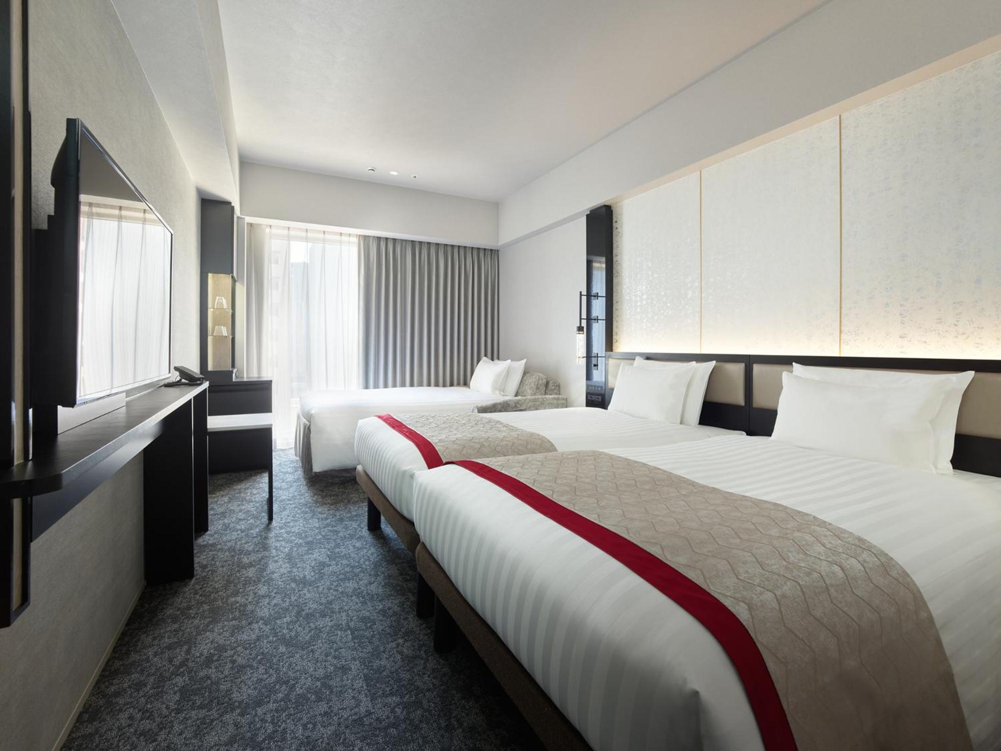 Moderate, Twin Beds, Sofa