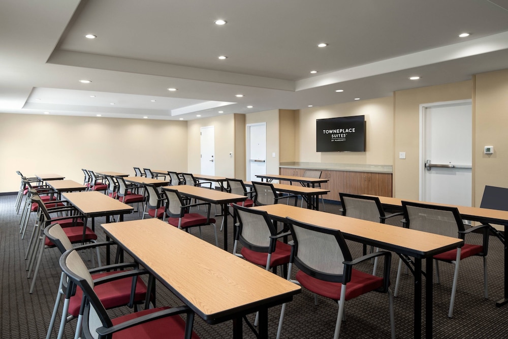 TownePlace Suites by Marriott Fresno Clovis 38/39