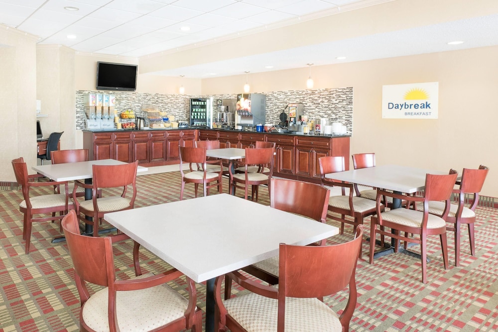 Days Inn And Suites By Wyndham York 16/28