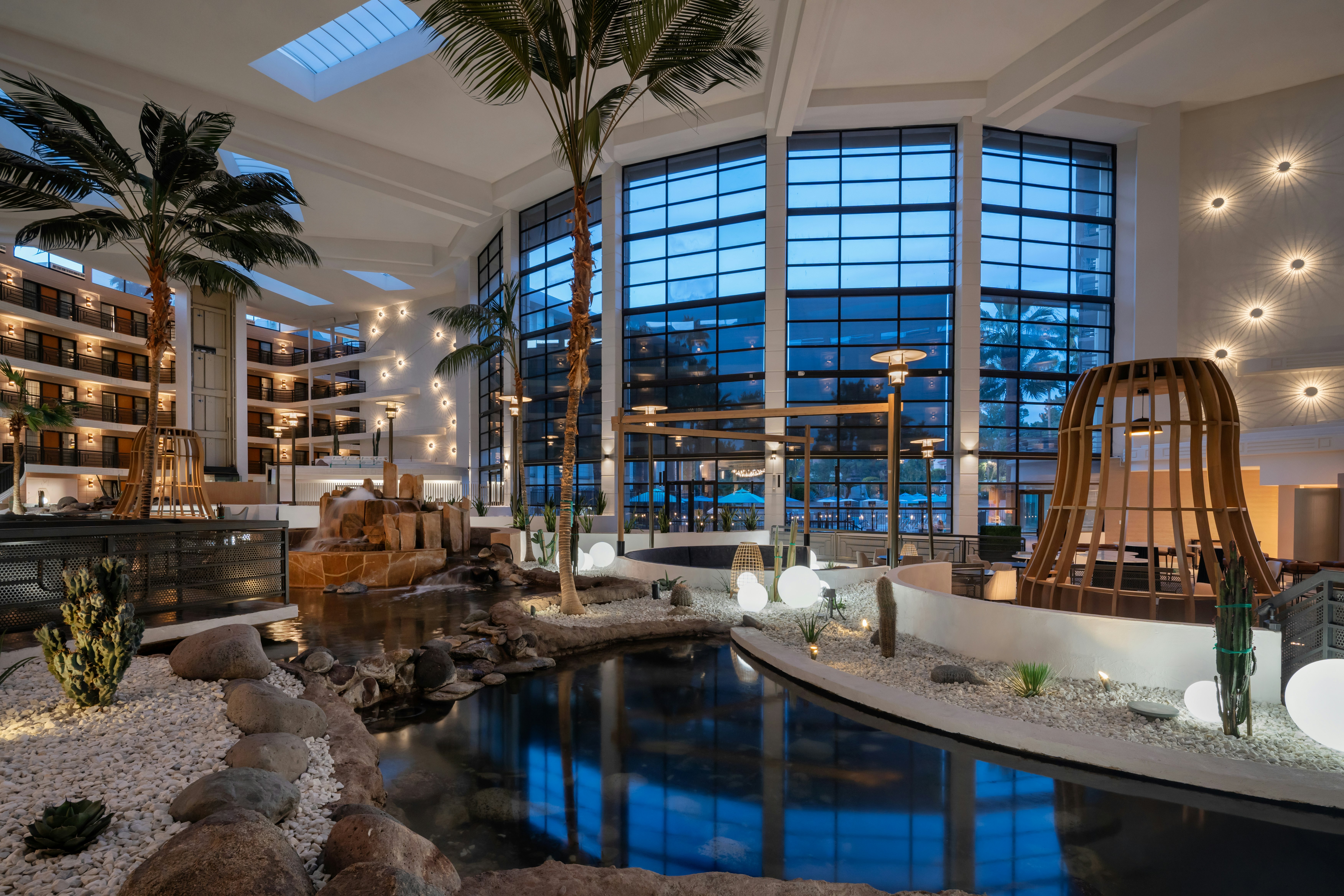 Embassy Suites by Hilton Phoenix Biltmore 18/45