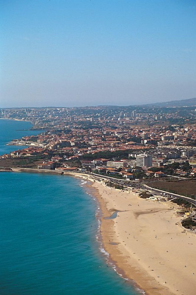 Carcavelos Beach Hotel 59/63