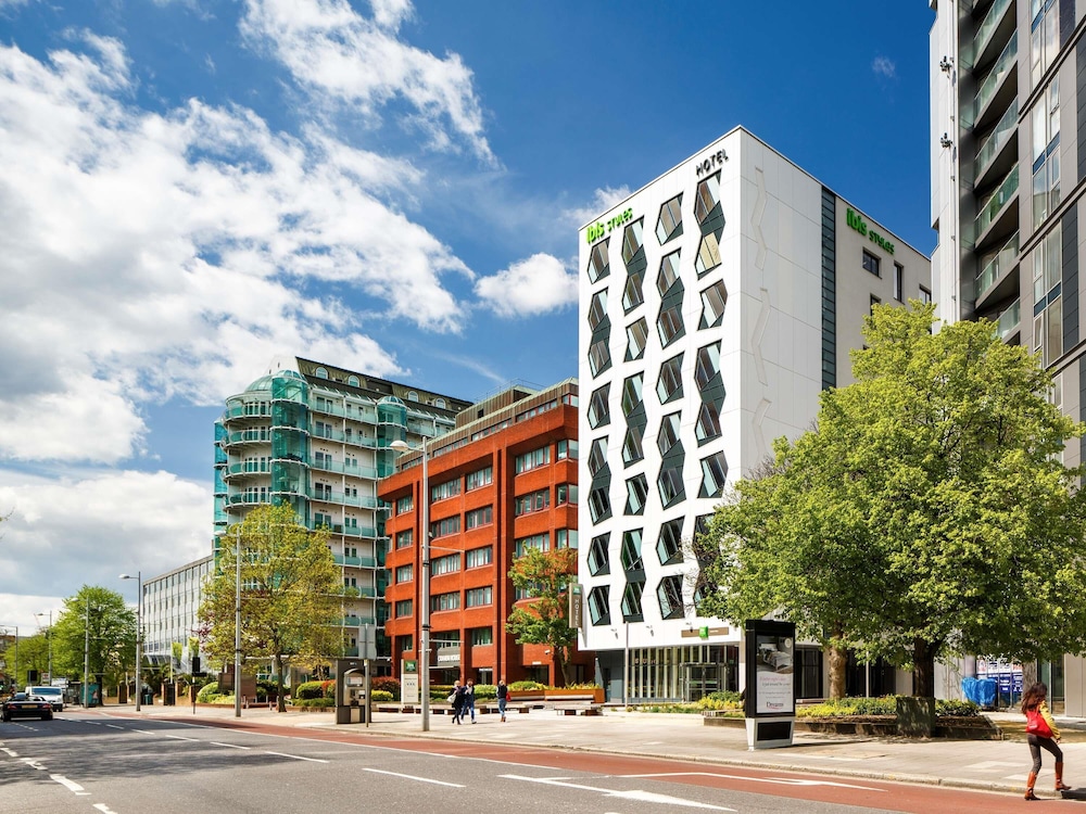 IBIS STYLES LONDON EALING 67/76