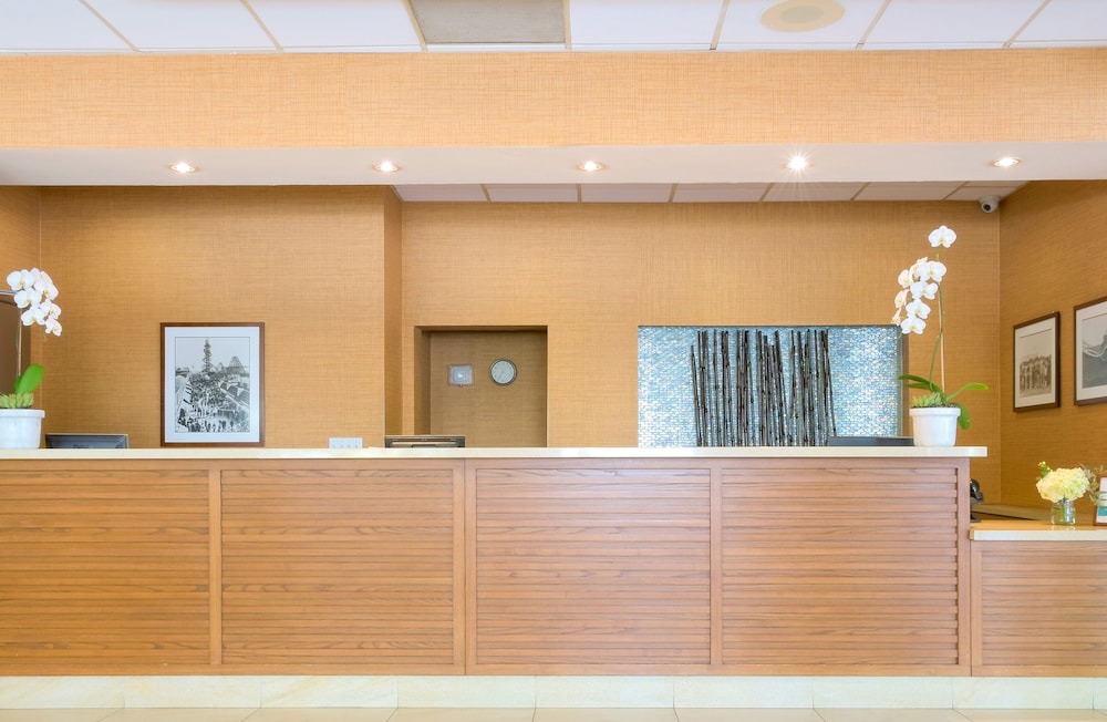 Gateway Hotel Santa Monica 12/65