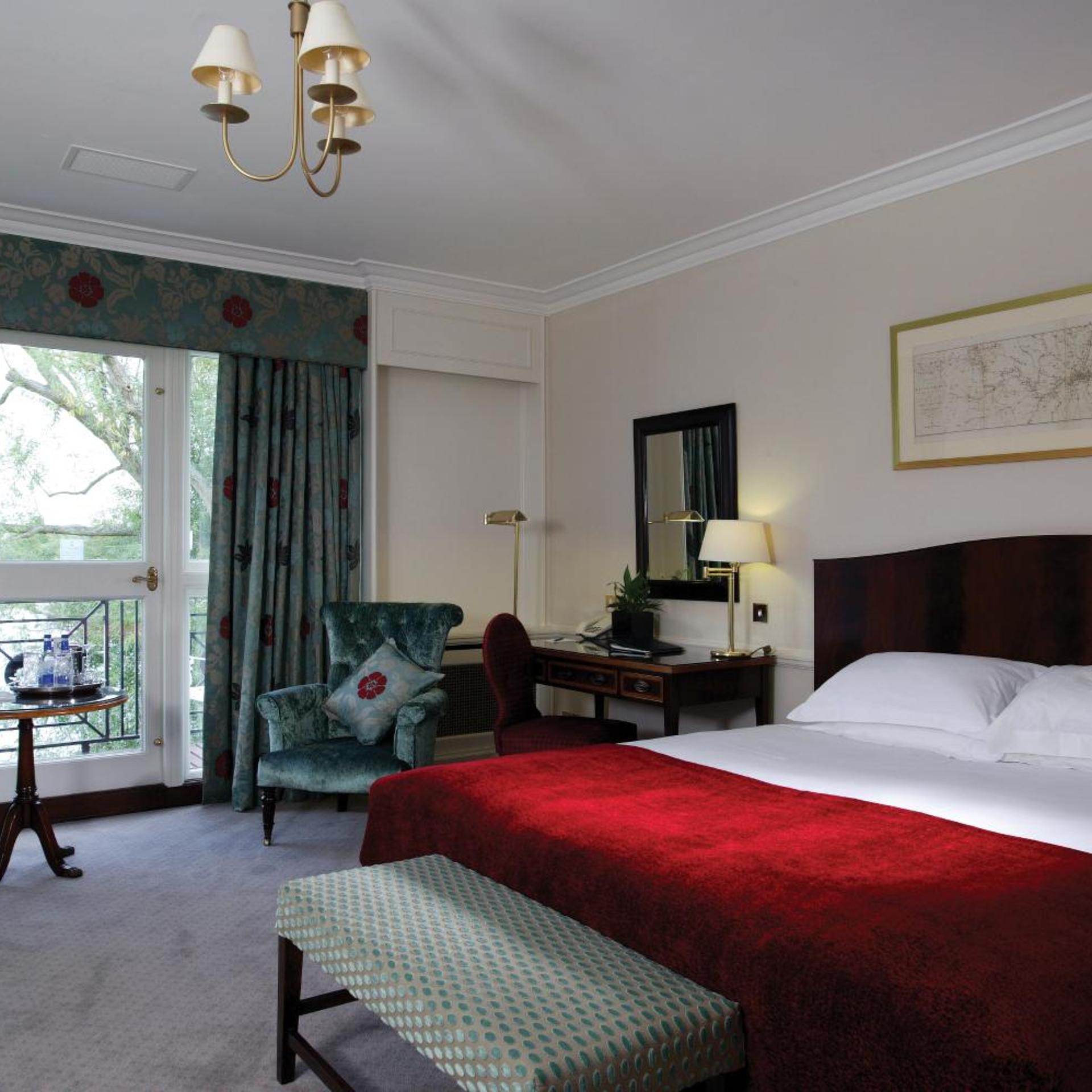Super, Deluxe, Double Bed