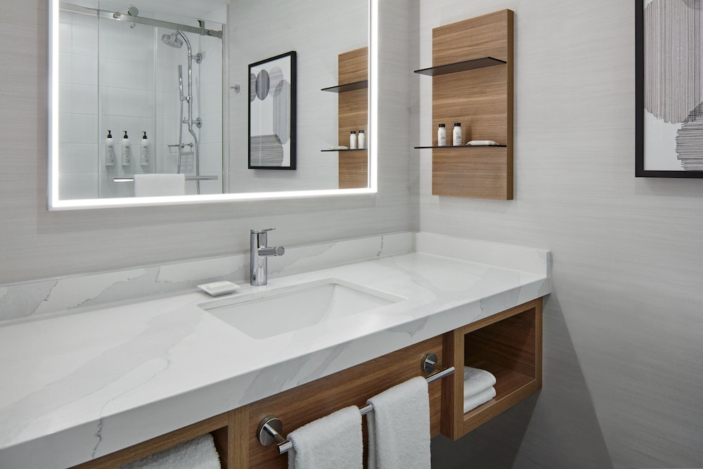 Delta Hotels by Marriott Toronto Markham 37/42