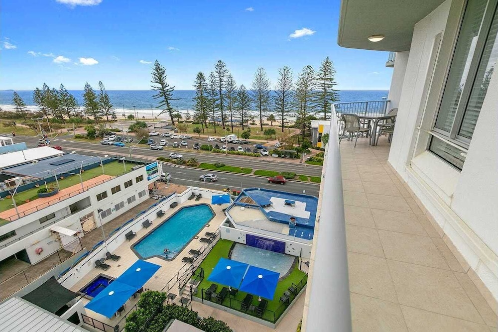 MANDOLIN RESORT 40/47