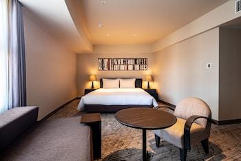 Chapter 3, Superior, Single, Double Bed