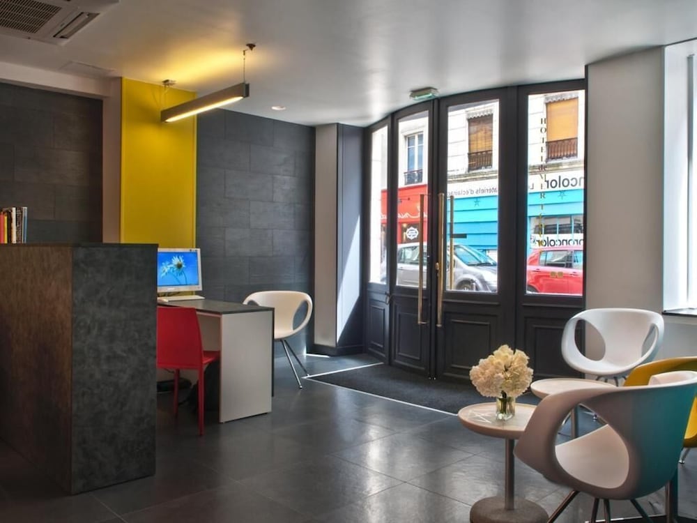 Hotel Des Metallos 23/34