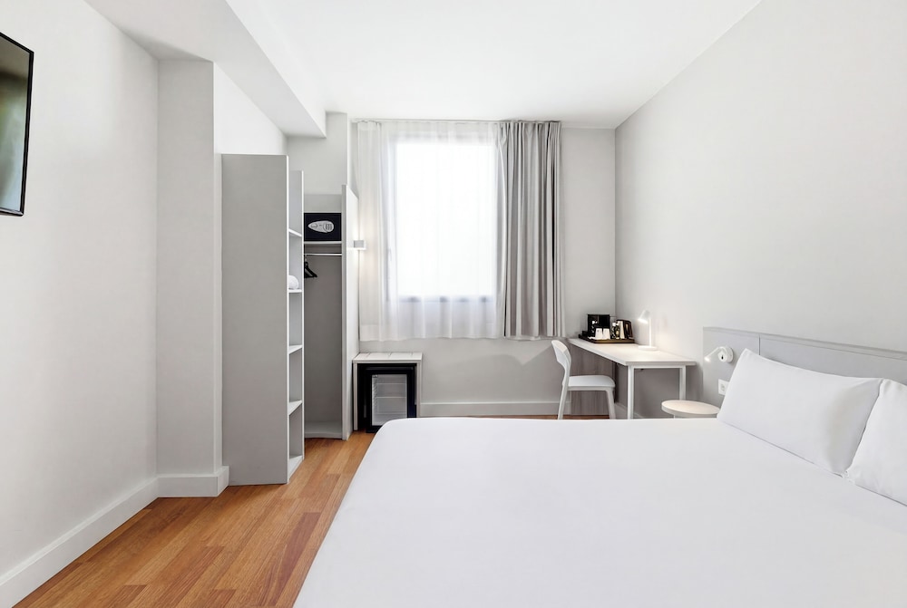Deluxe, Double Bed