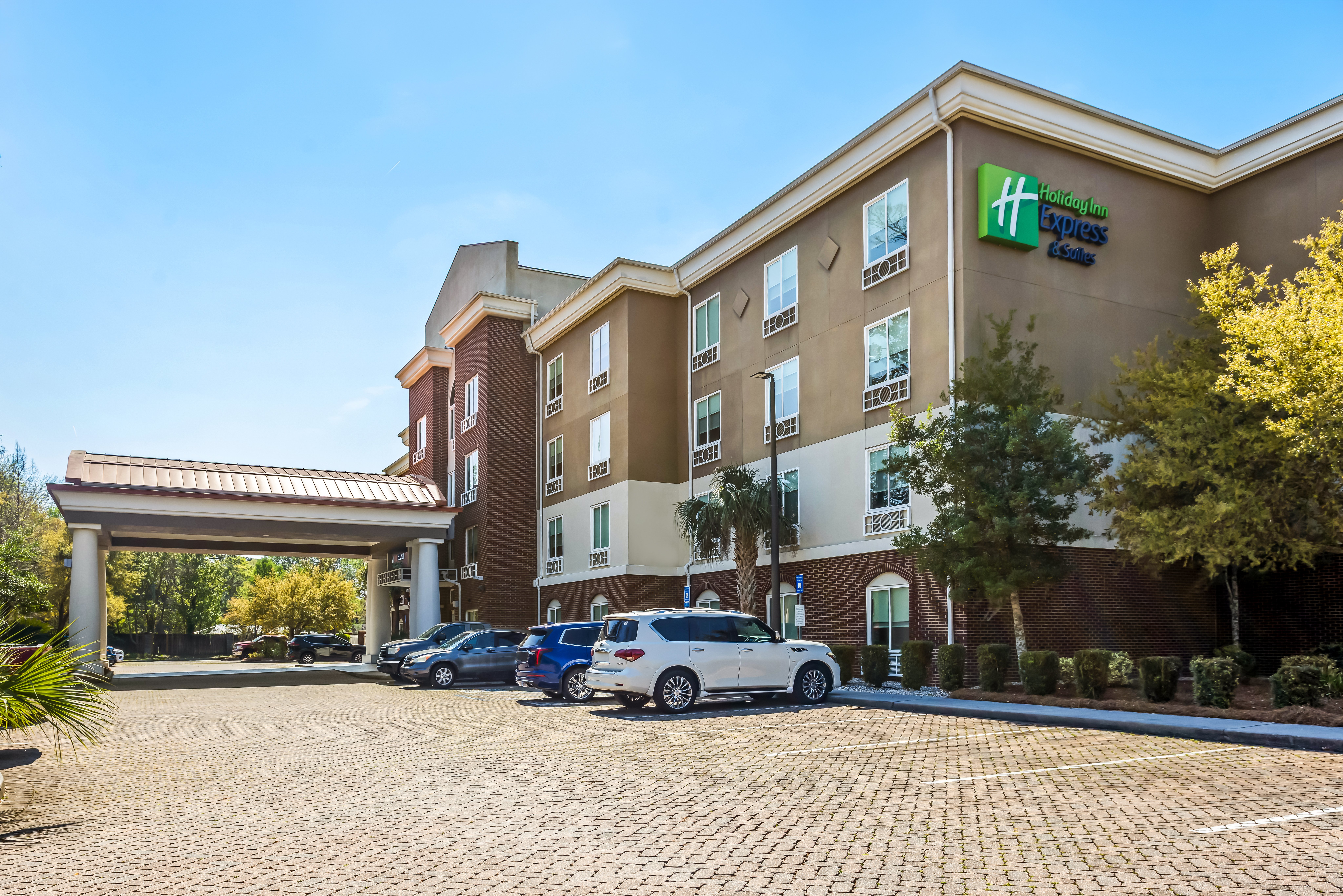 Holiday Inn Express Hotel Suites Savannah Midtown 67/81