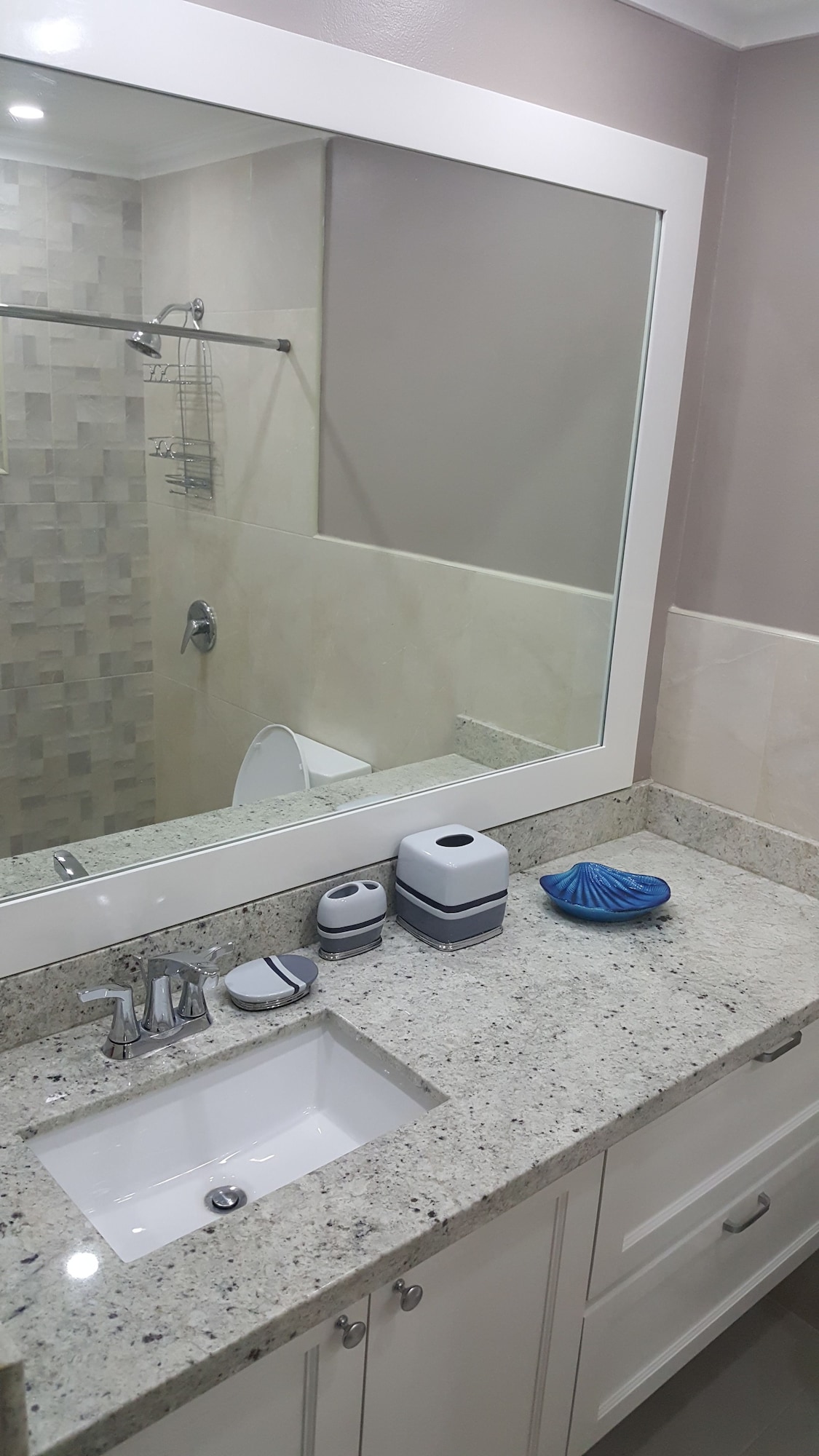 شقة حصرية بسرير كوين بإطلالة على الجبل بغرفة نوم واحدة بمطبخ