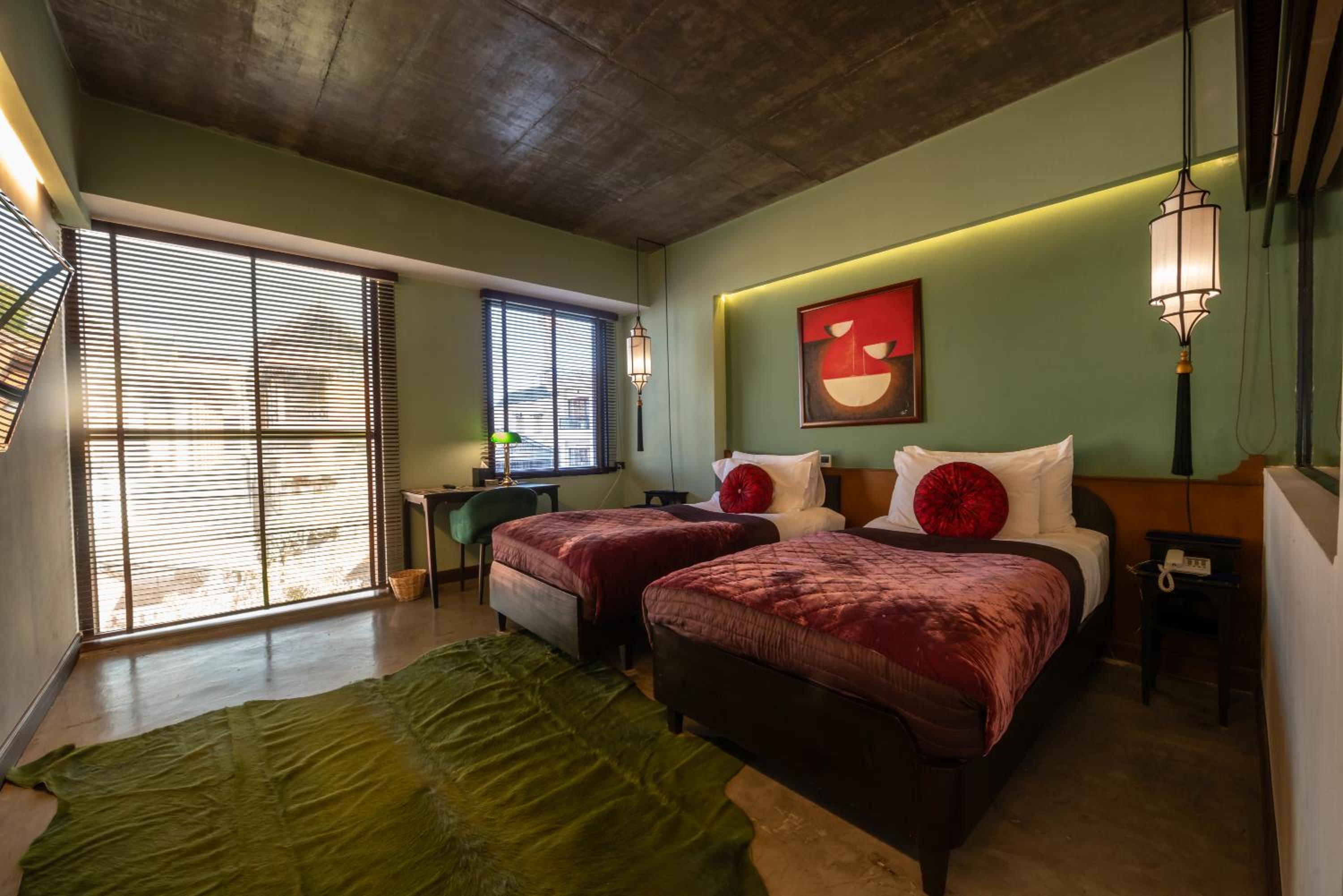 Urban, Deluxe, Twin Beds