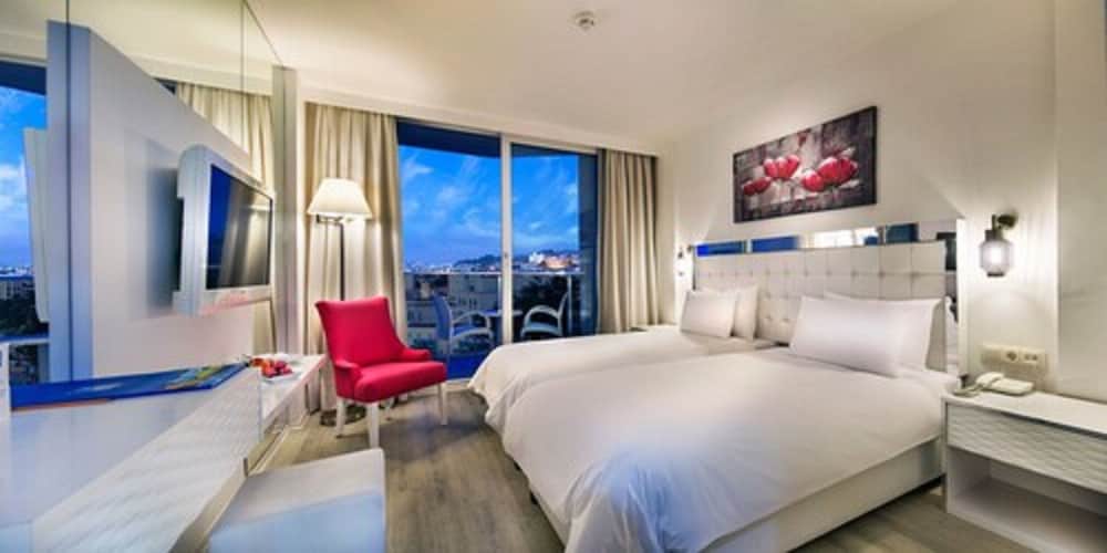 Festival Hotel Resort & Spa 34/79