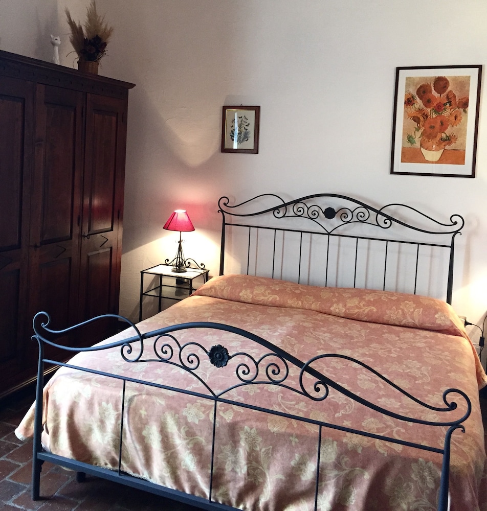 ROOM, DOUBLE BED