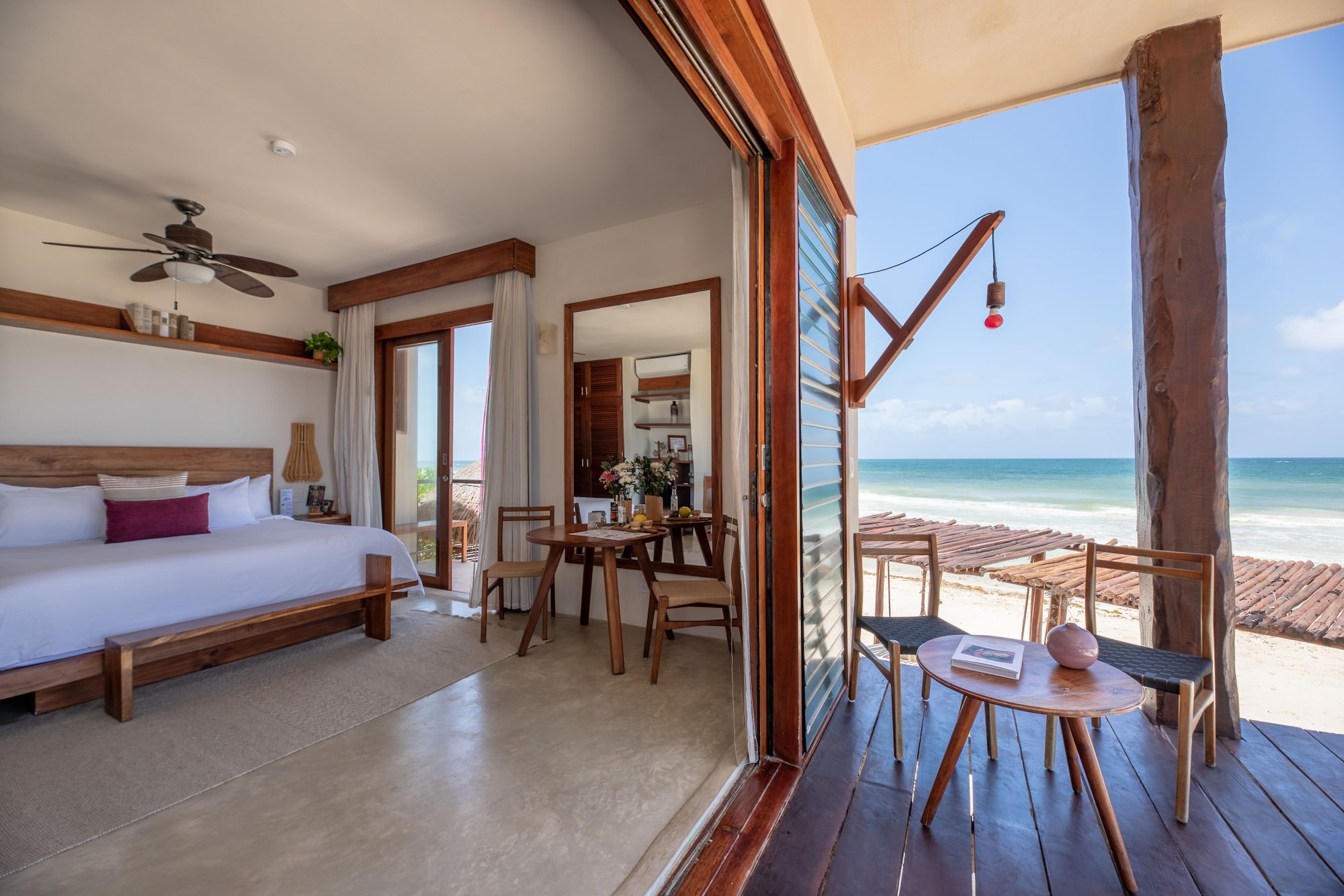Suite, King and Twin Beds, Beach Front, Ground Floor