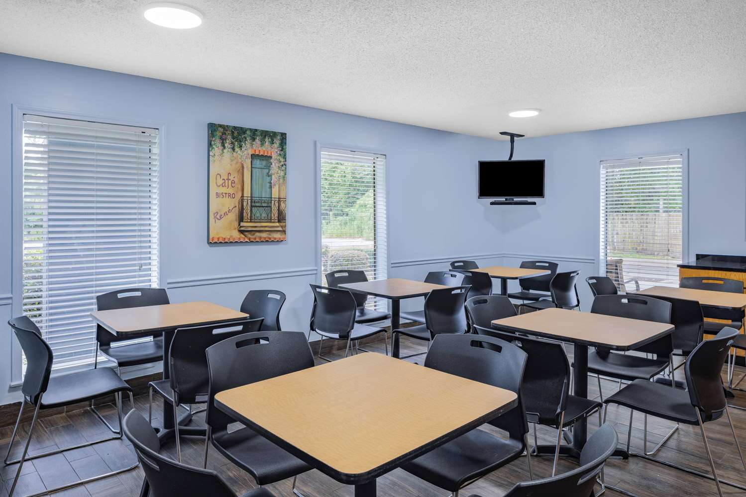 Days Inn by Wyndham Pensacola I-10 27/34