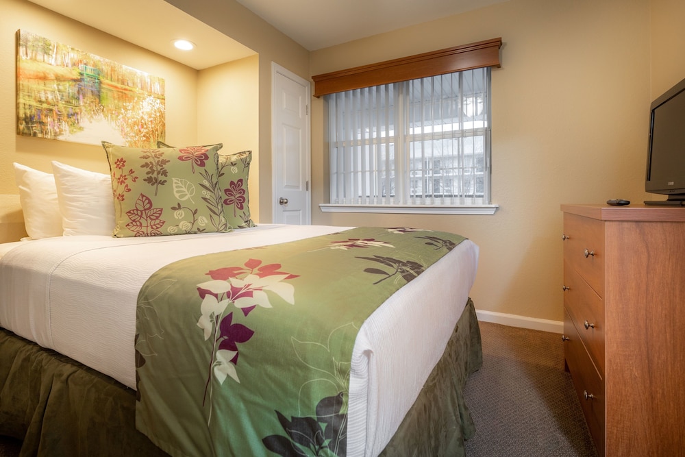 Capital Resorts Carriage Place 54/77
