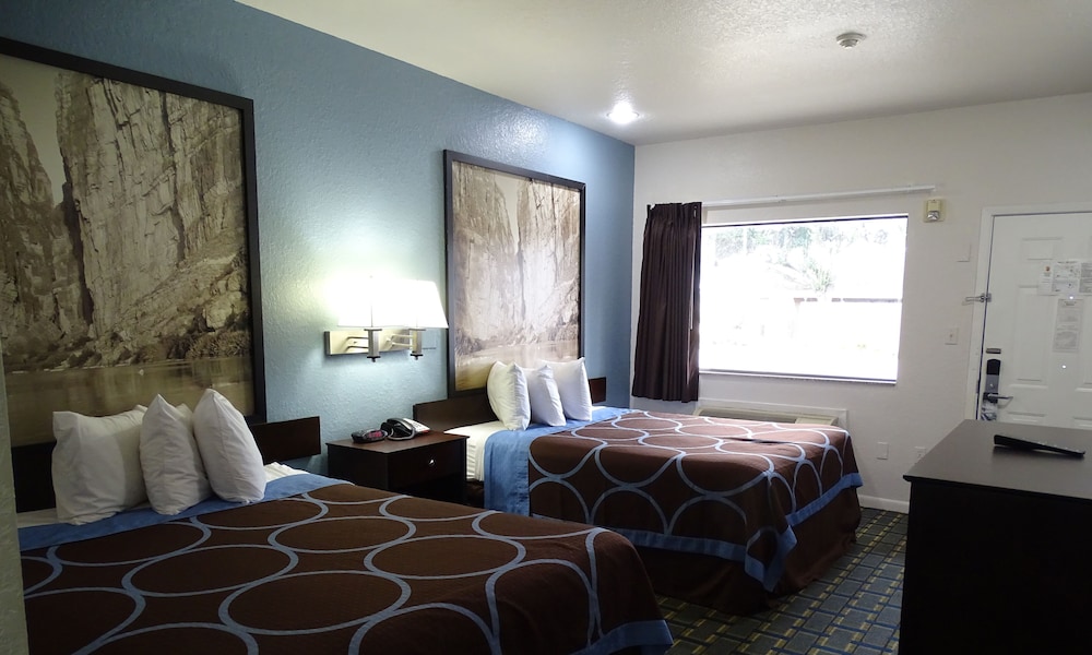 Super 8 by Wyndham Houston/Brookhollow NW 14/34