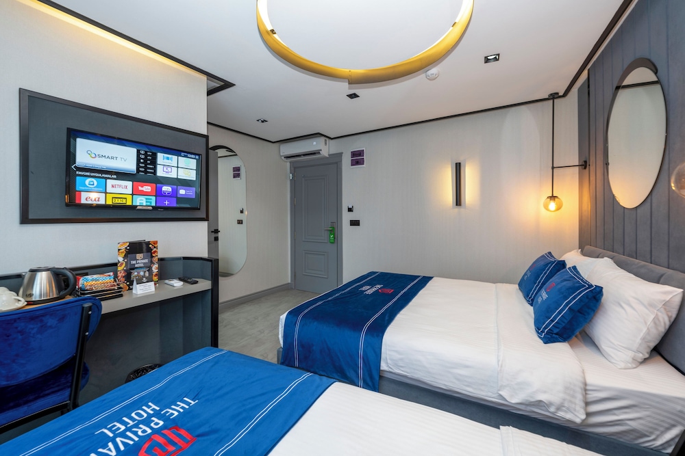 The Private Airport Hotel 12/50