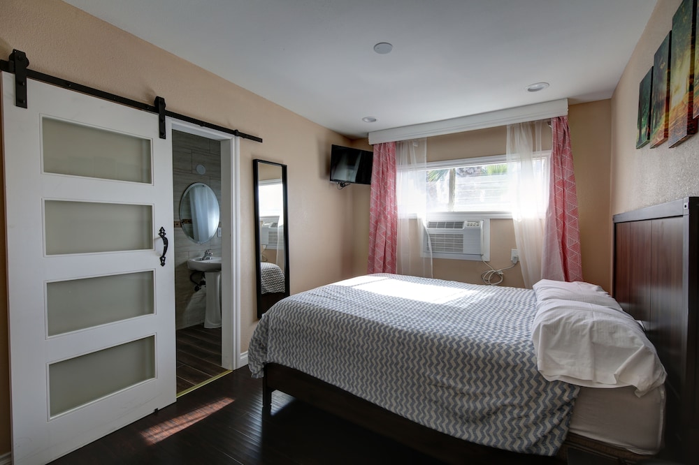 ROOM, 2 QUEEN BEDS