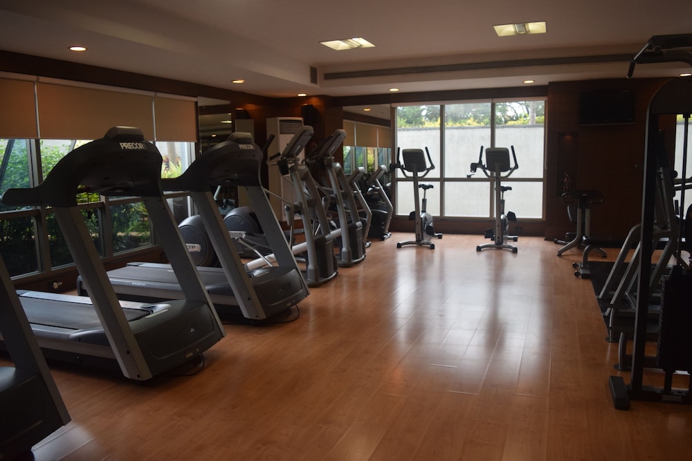 Clarks Exotica Convention Resort Spa 40/70