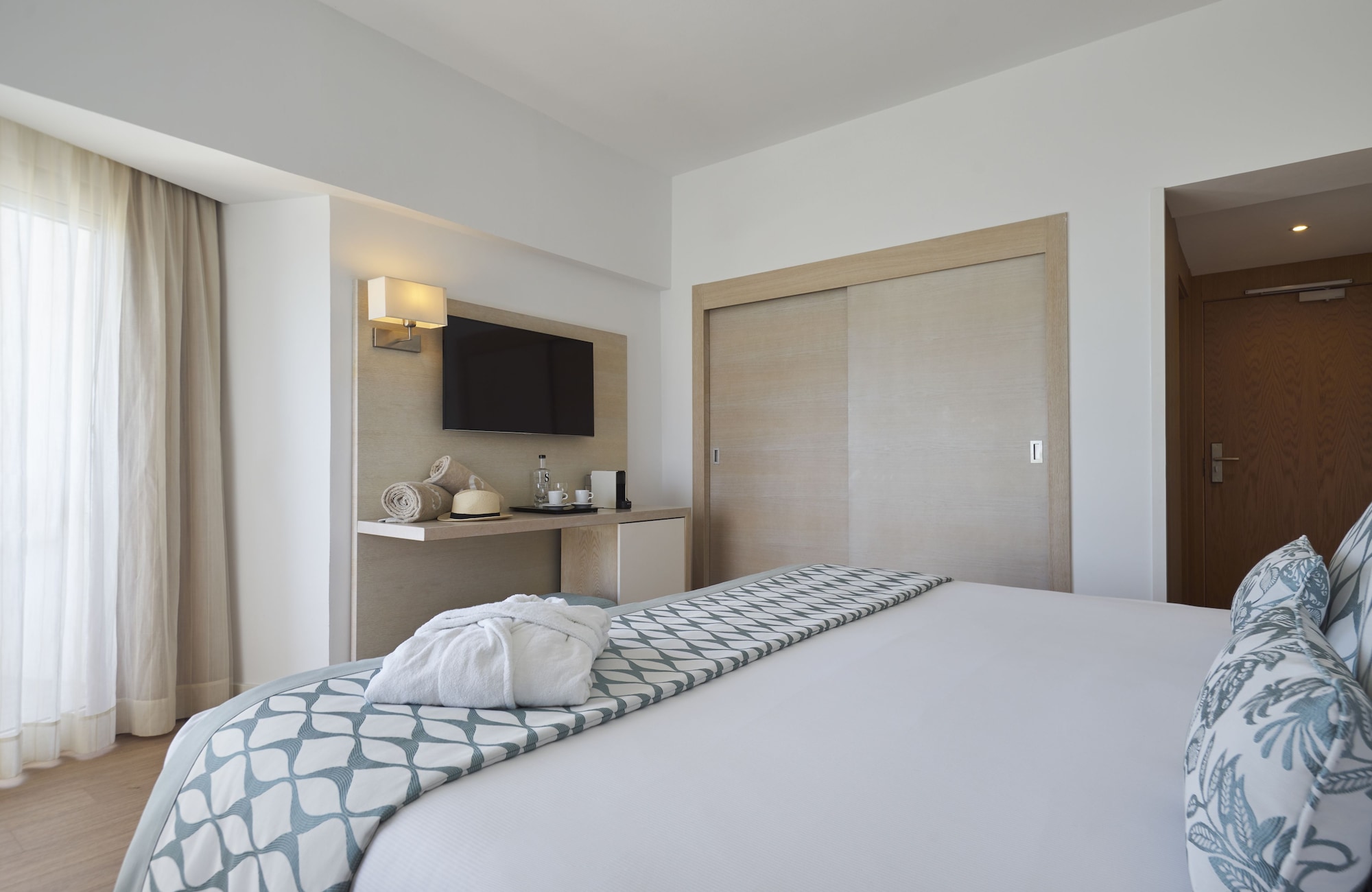 ROOM, DOUBLE BED, GARDEN VIEW