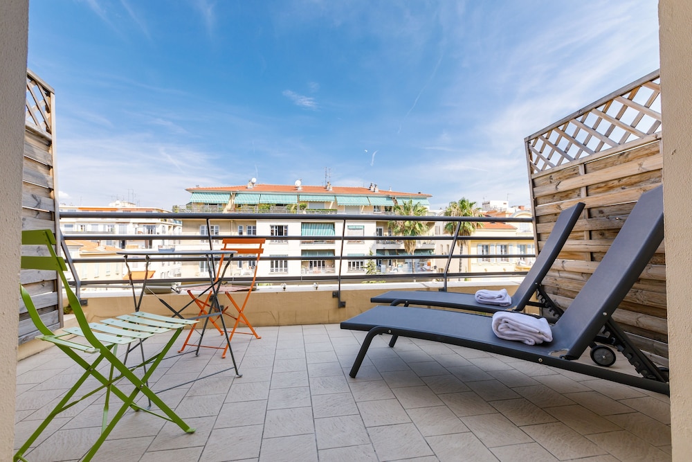Nice Riviera Hotel 46/49