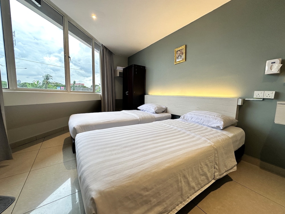 De Uptown Hotel Pj 222 30/57