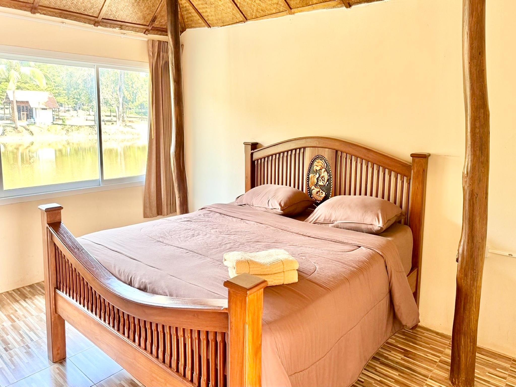 BUNGALOW, RIVER VIEW
