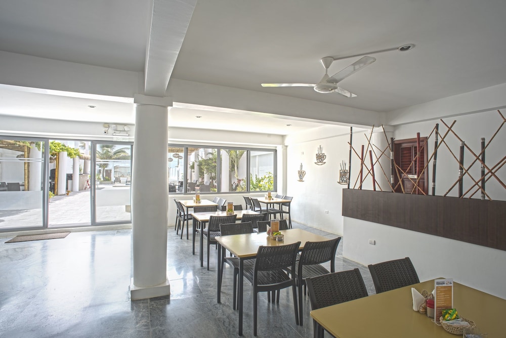 Hotel La Ria Playas 32/42
