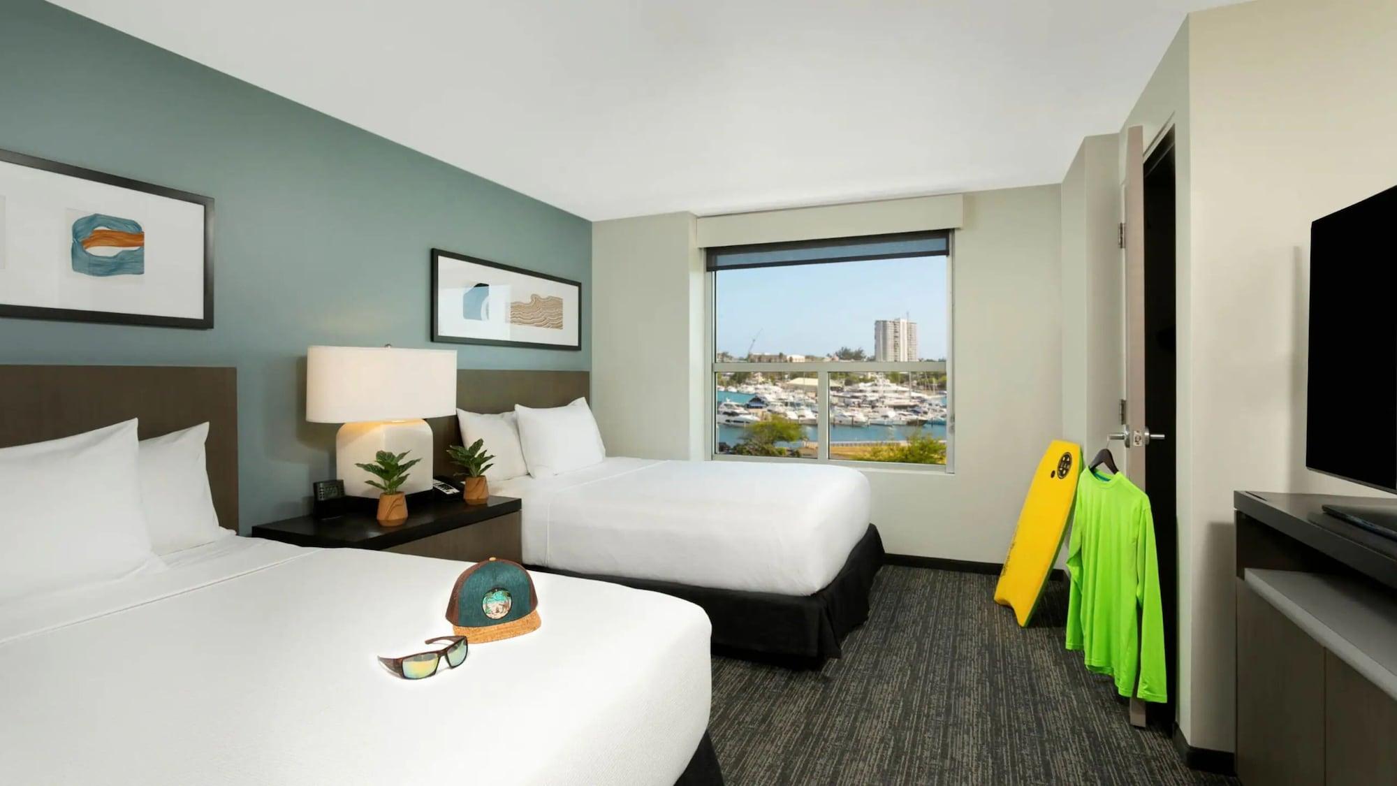 Suite, Bay View, Bathtub