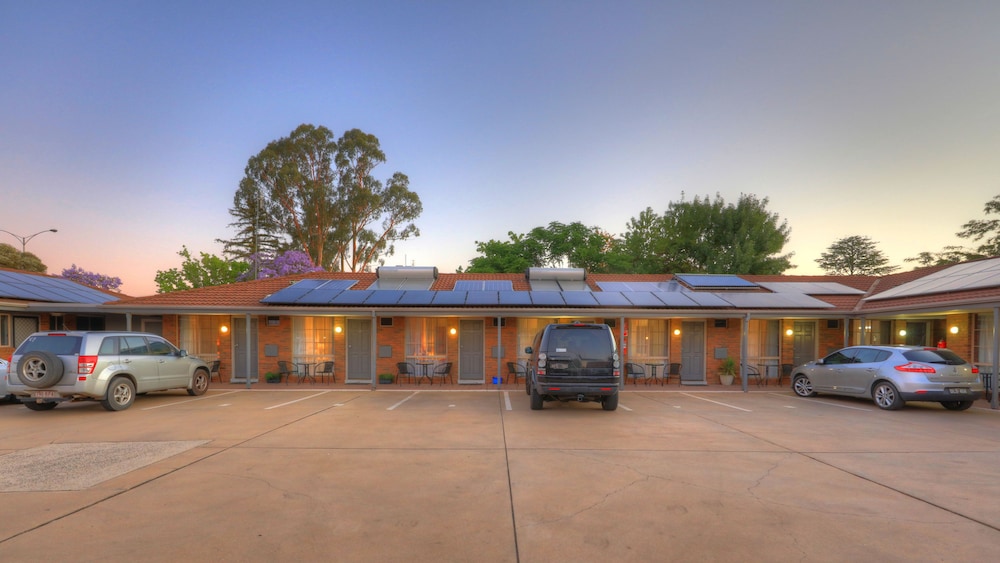 Pevensey Motor Lodge 5/52