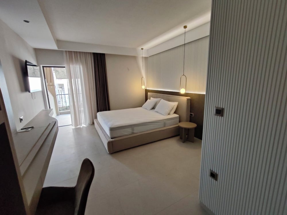 Core Hotel 16/50