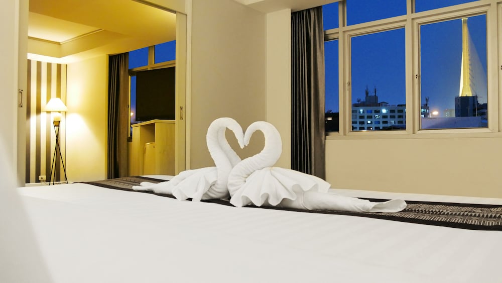 JUNIOR SUITE, DOUBLE BED, CITY WING