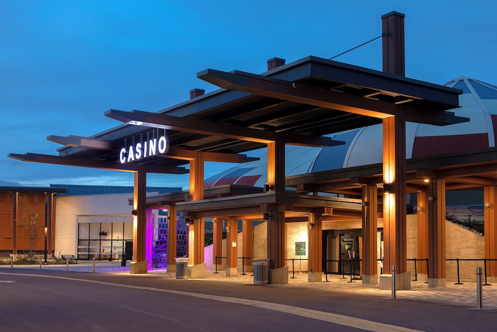 Great Blue Heron Casino & Hotel in Scugog