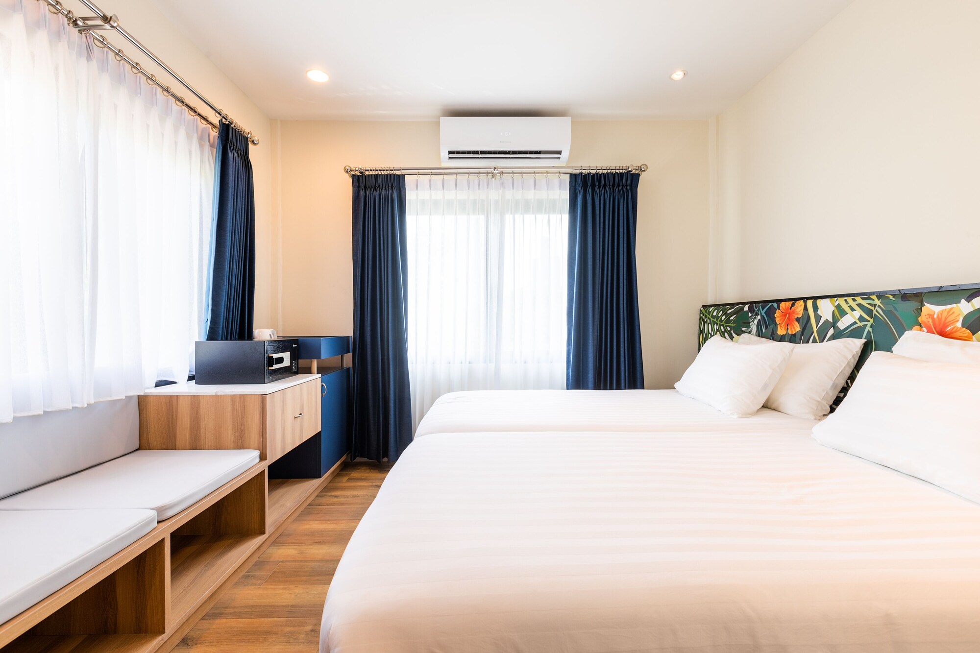 JUNIOR SUITE, TWIN BEDS