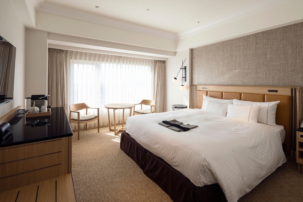 Room at KOBE BAY SHERATON HOTEL & TOWERS, KOBE