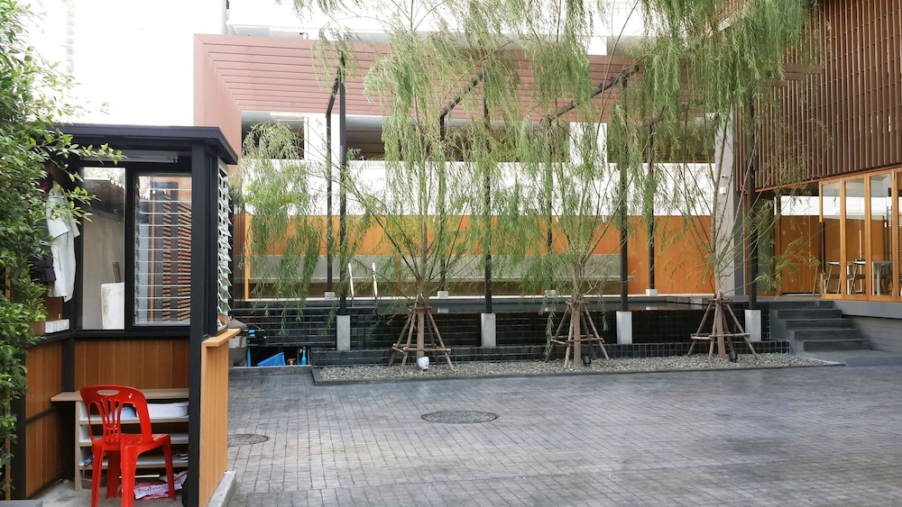 Sereine Sukhumvit 39 41/43