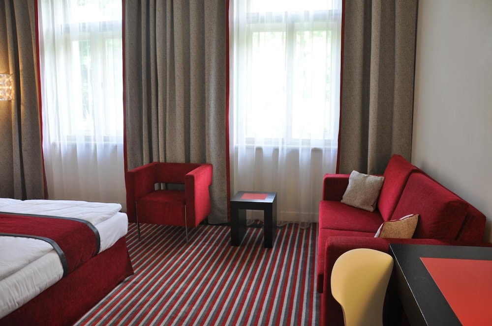 Red And Blue Design Hotel Prague 26/57