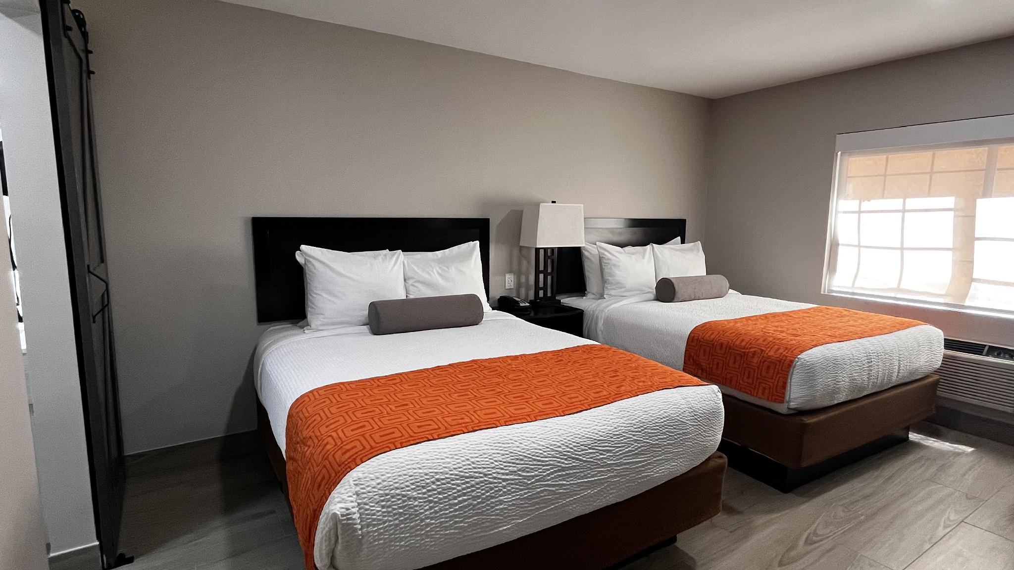 DELUXE, 2 QUEEN BEDS