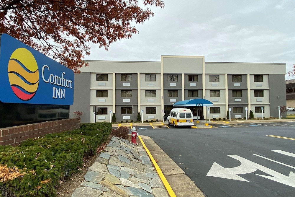 Comfort Inn Herndon Reston 1/32