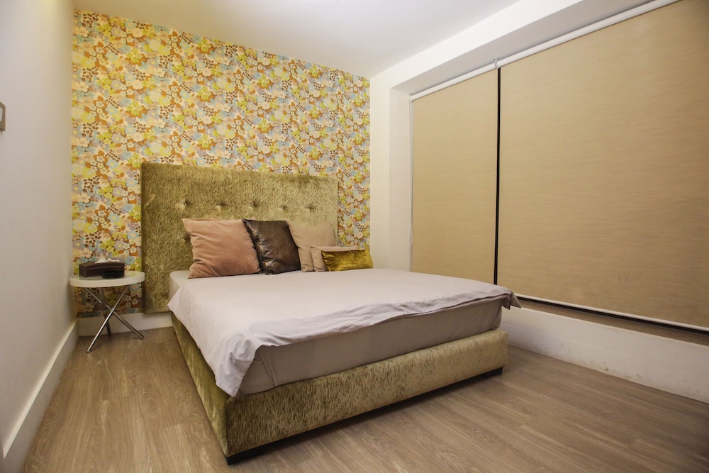 2 BEDROOMS, DUPLEX, BASIC, GARDEN VIEW, SMOKING