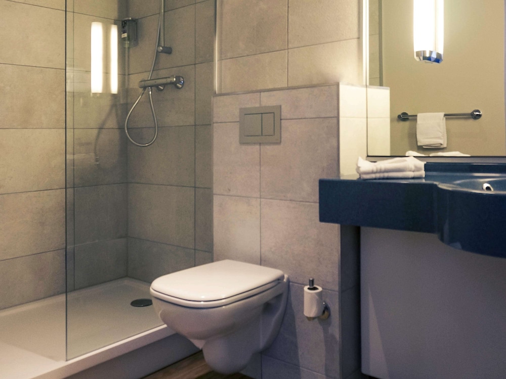 Mercure Lille Aeroport 48/49