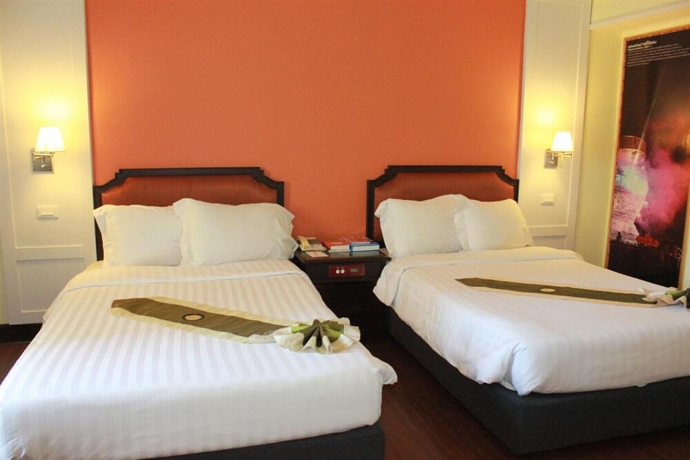 Charoenthani Khonkaen Hotel 10/56