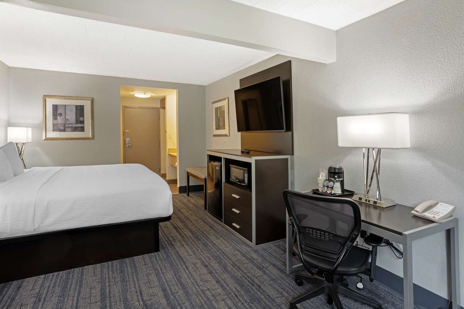 Room, King Bed, Sofa, Best Western Plus Reading Inn & Suites 4/4