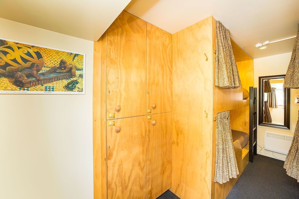 Tahuna Pod Hostel 49/50