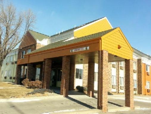 Sunset Inn & Suites - Lincoln Airport 1/15