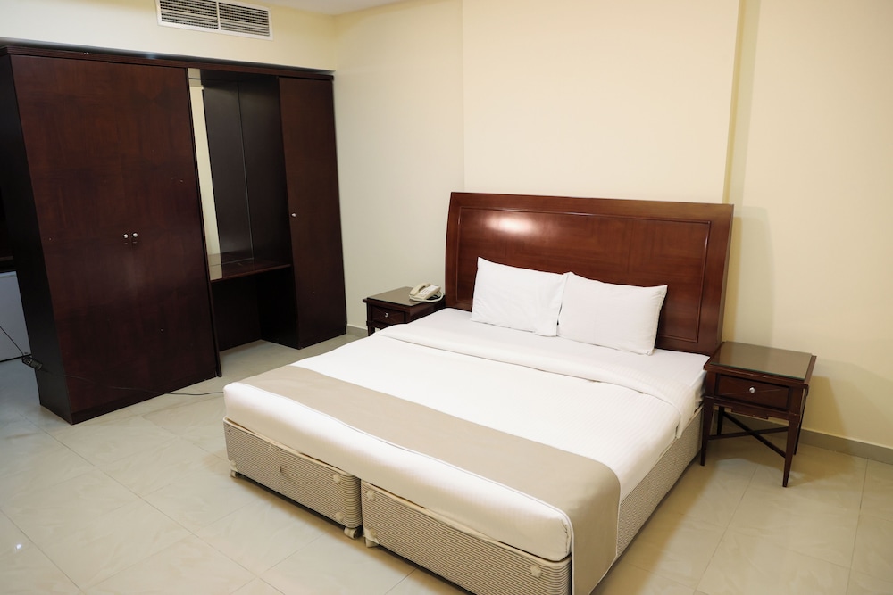 Clifton International Hotel 20/50