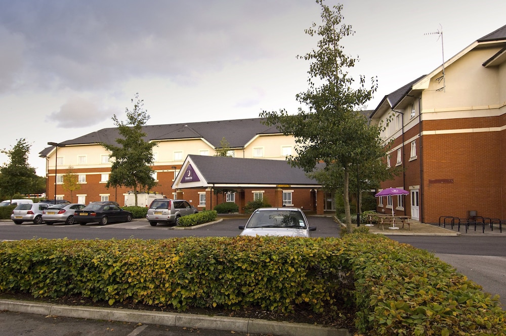 Premier Inn Warrington (M6/J21) 21/23
